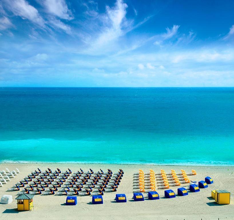 Parisian Hotel Miami Beach Exterior foto